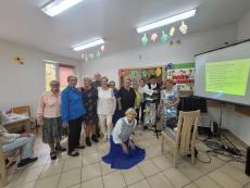 Powiększ zdjęcie: 1.	Podopieczni z Domu Dziennego Pobytu przy ul. Sterniczej 8a podczas Dnia Seniora