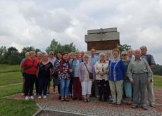 Powiększ zdjęcie: Seniorzy z Dziennego Domu Senior+ na wycieczce w Skoczowie– Wzgórze Kaplicówka