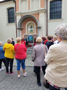 Powiększ zdjęcie: Seniorzy z OWOS zwiedzają Górę Św. Anny